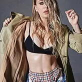 Kaley Cuoco голая #1669