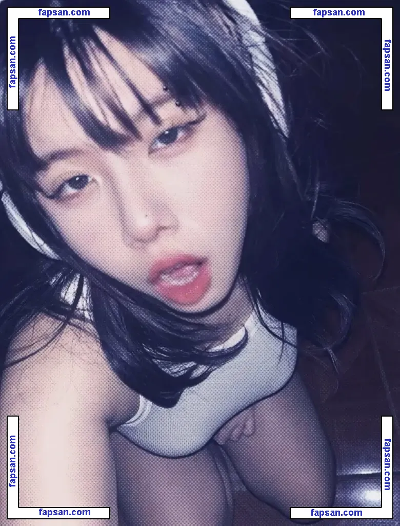 kallmekairi голая фото #0003 с Онлифанс