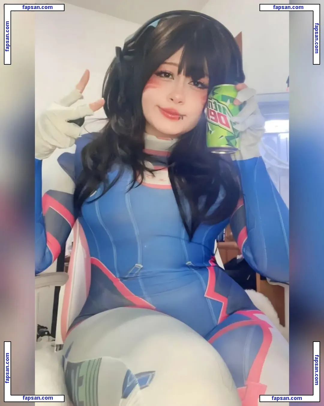 Kalosta nude photo #0006 from OnlyFans