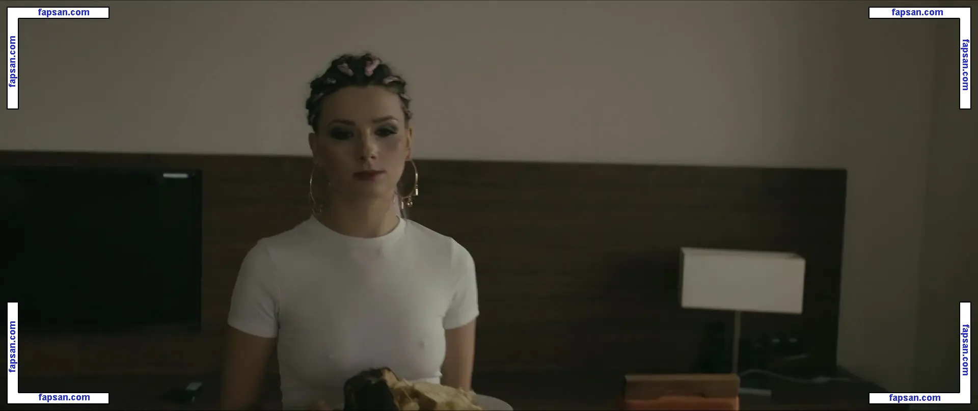 Kamila Sobczak голая фото #0003 с Онлифанс