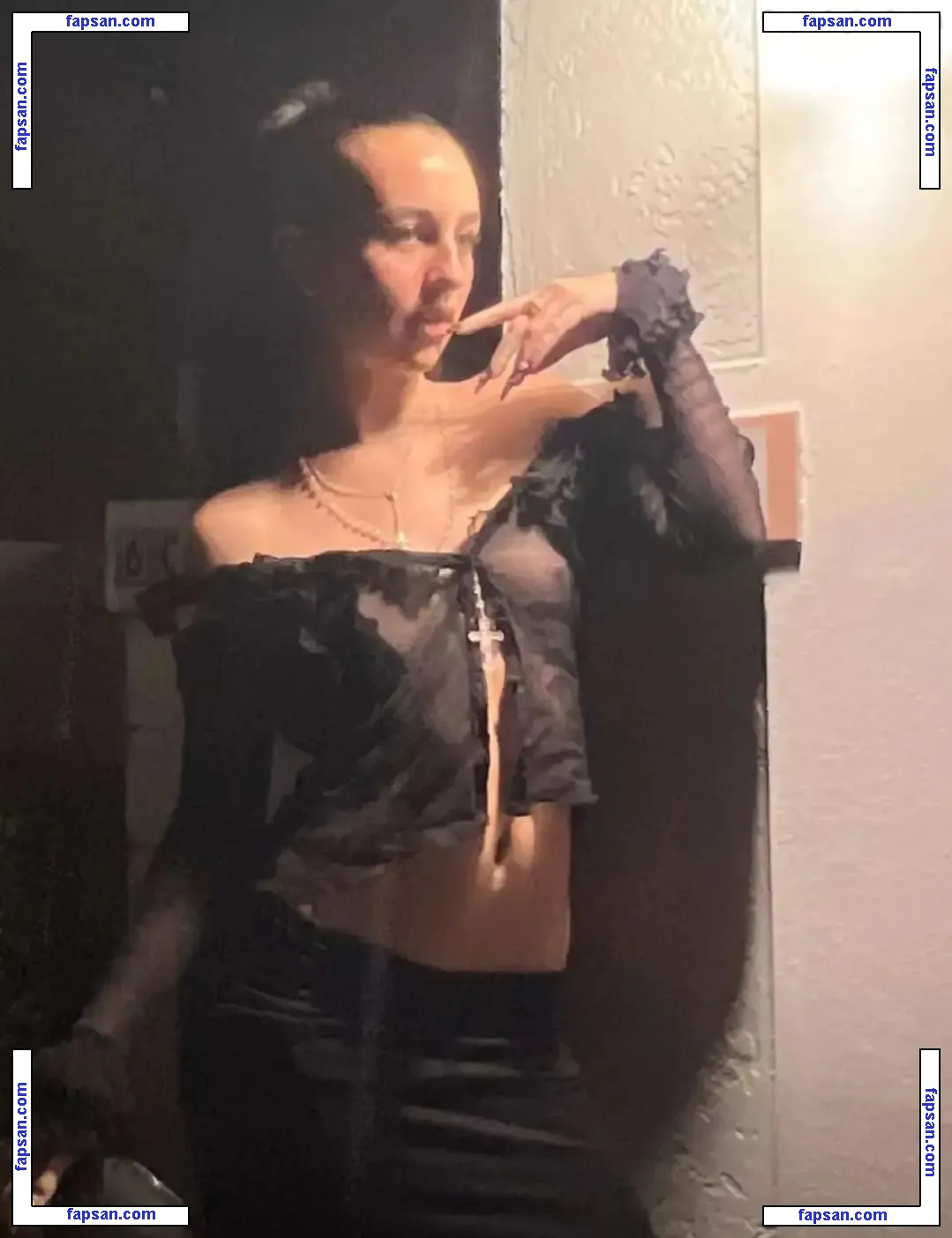 KamilaBatti голая фото #0014 с Онлифанс