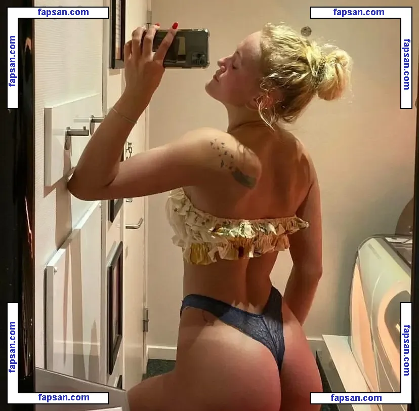 Kamilla Due nude photo #0007 from OnlyFans