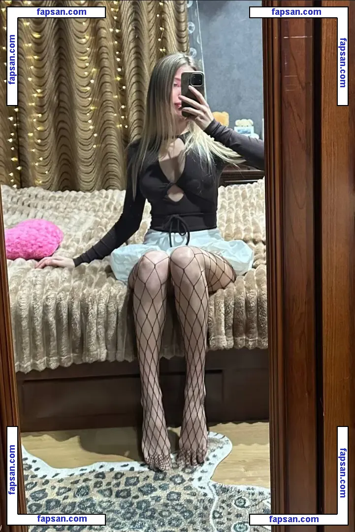 Kamilla Soles nude photo #0030 from OnlyFans