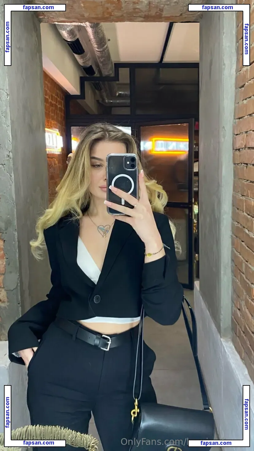 kamiwhiteone nude photo #0016 from OnlyFans