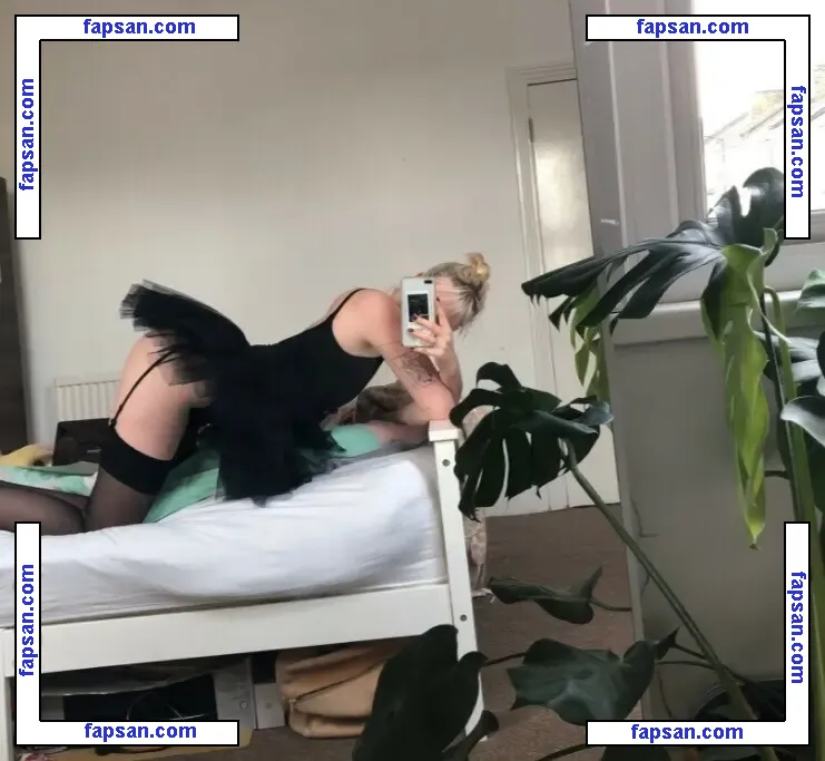 Karamoon голая фото #0010 с Онлифанс