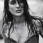 kareenakapoorkhan голая #0009