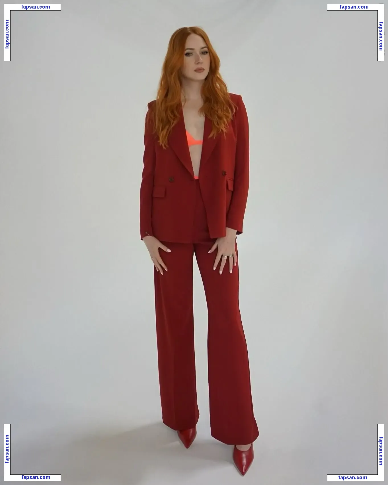 Karen Gillan nude photo #0585 from OnlyFans