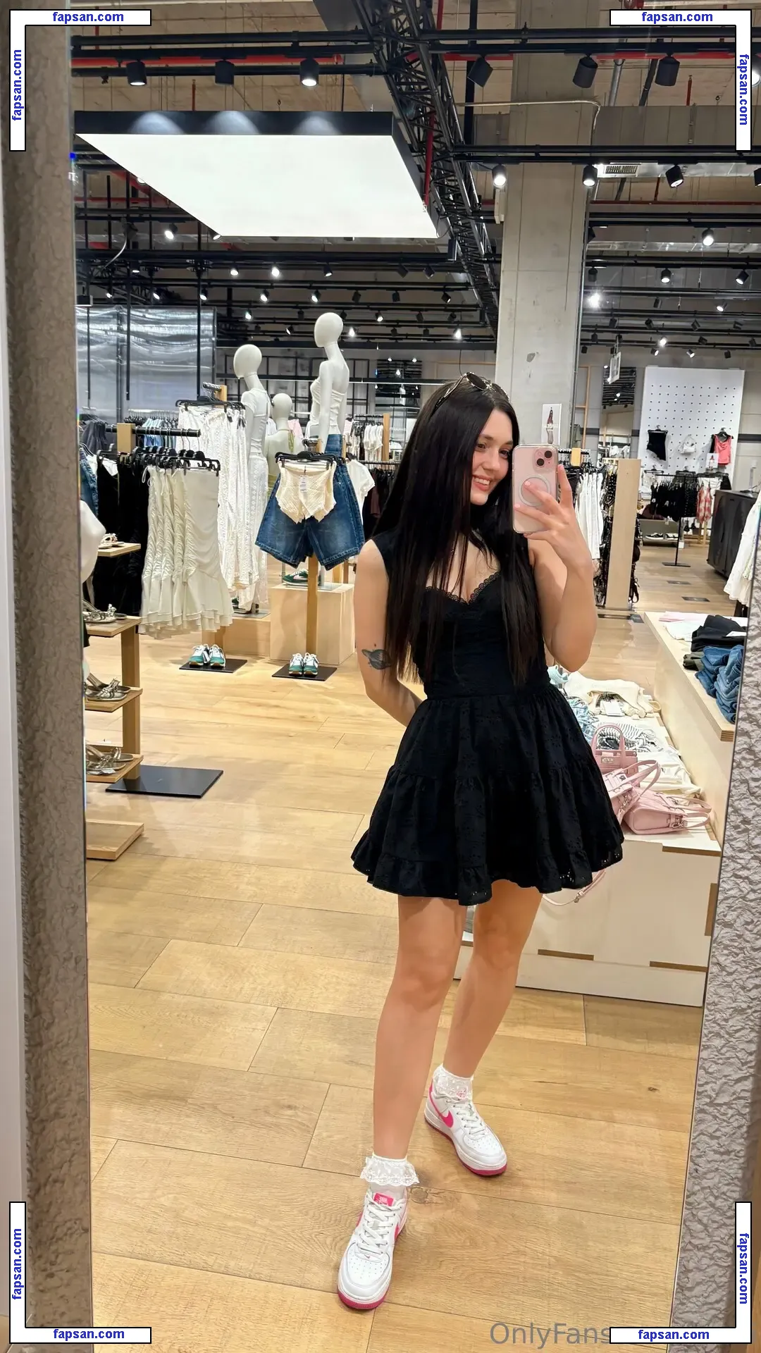 Kari.i nude photo #0315 from OnlyFans