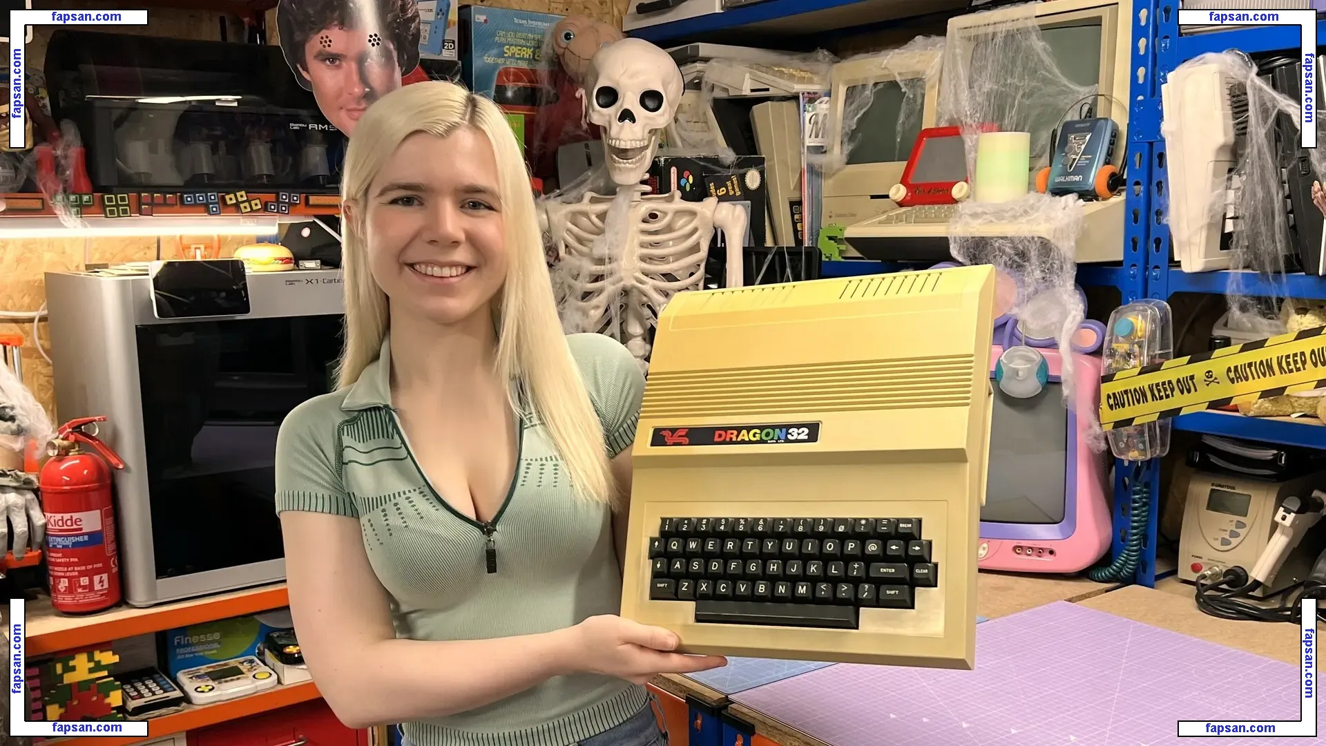 Kari Lawler голая фото #0001 с Онлифанс