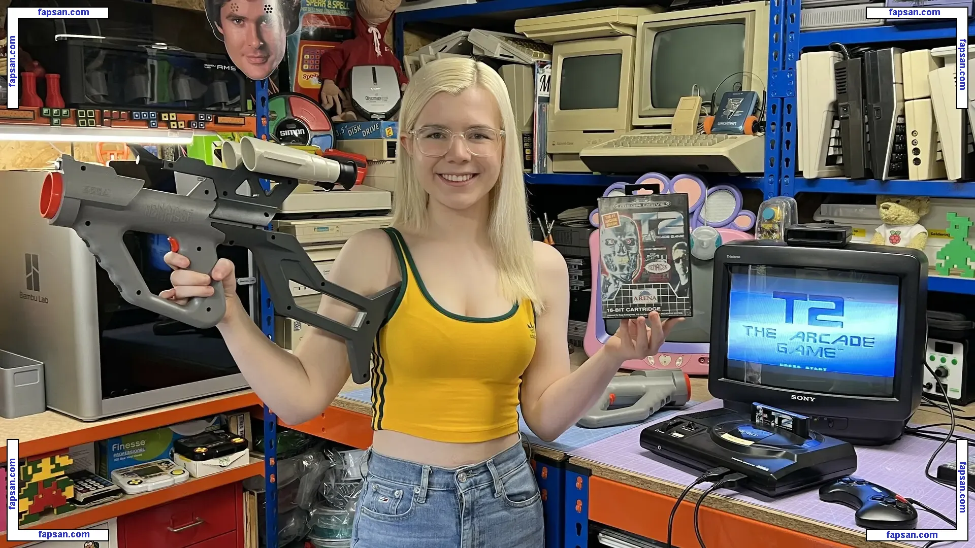 Kari Lawler голая фото #0003 с Онлифанс