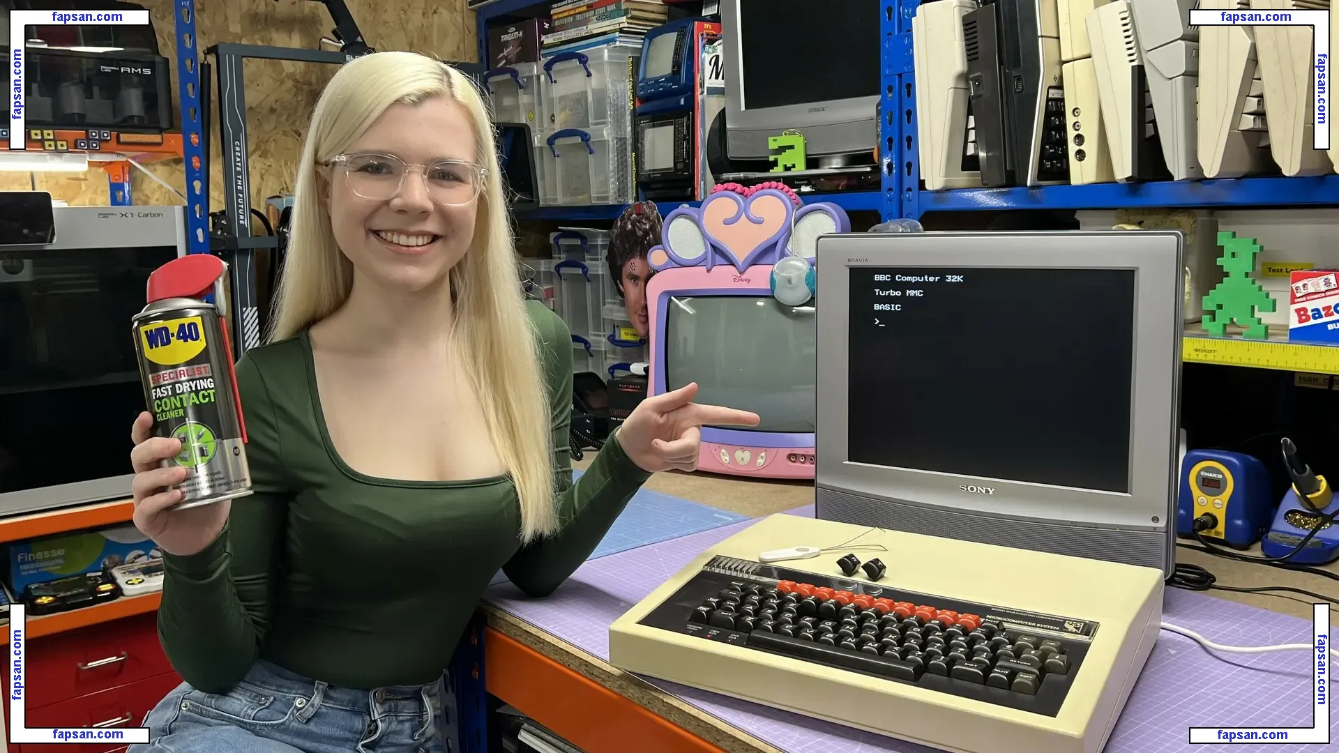 Kari Lawler голая фото #0005 с Онлифанс