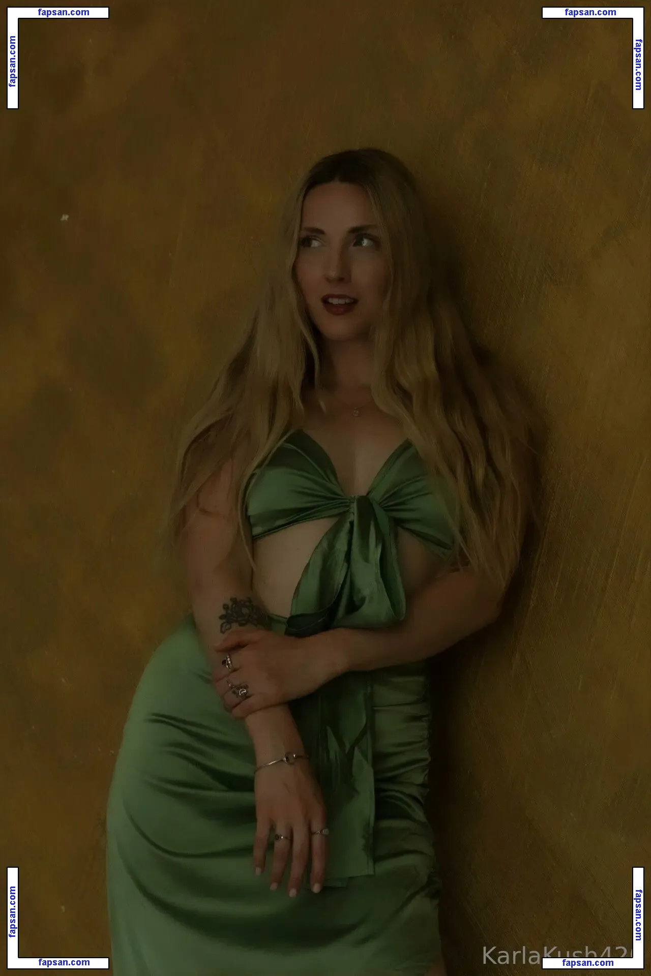 karlakush420 nude photo #0129 from OnlyFans