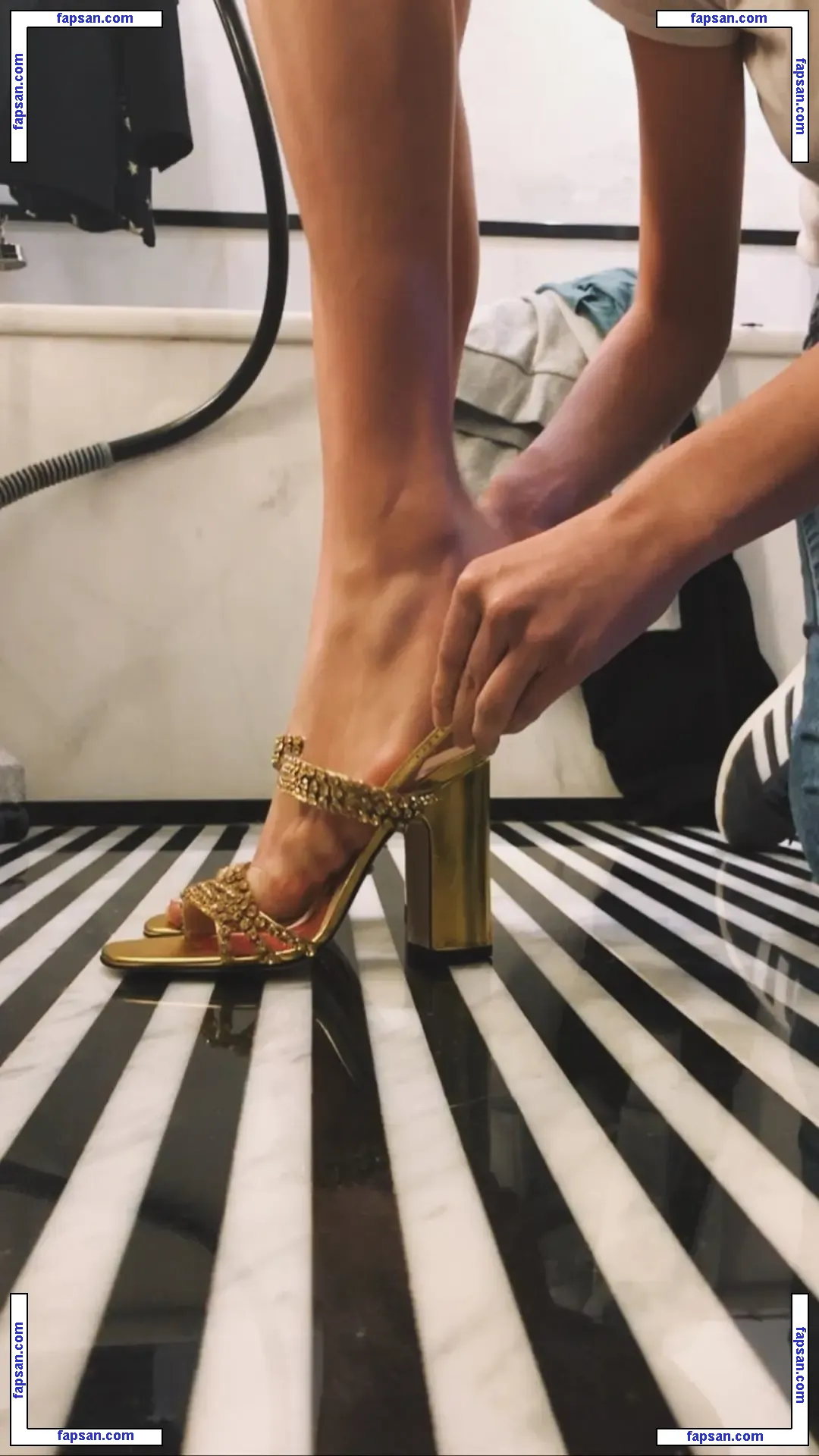 Karlie Kloss голая фото #0200 с Онлифанс