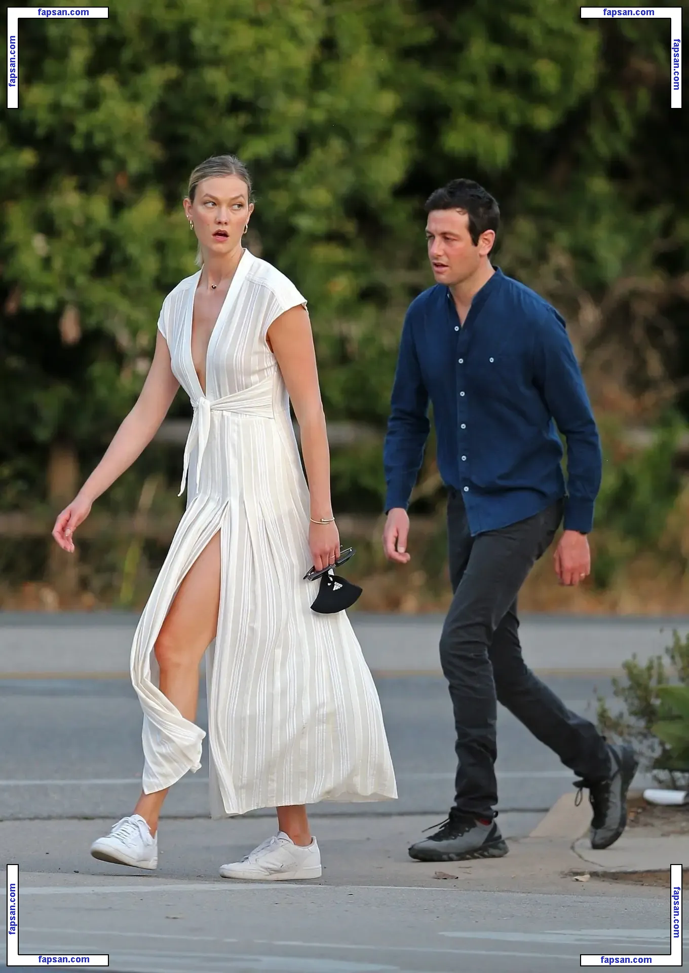 Karlie Kloss nude photo #0398 from OnlyFans