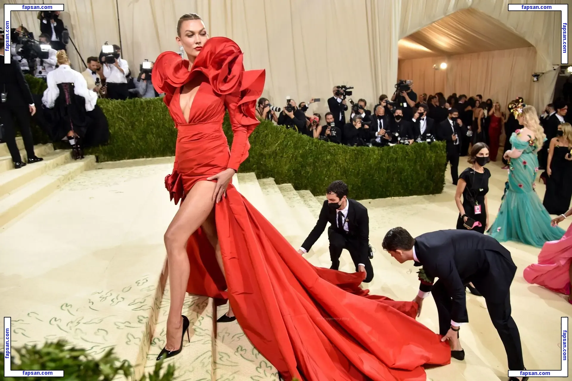 Karlie Kloss nude photo #0538 from OnlyFans