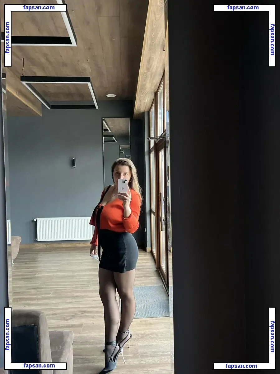 Karmazina Marharyta nude photo #0014 from OnlyFans