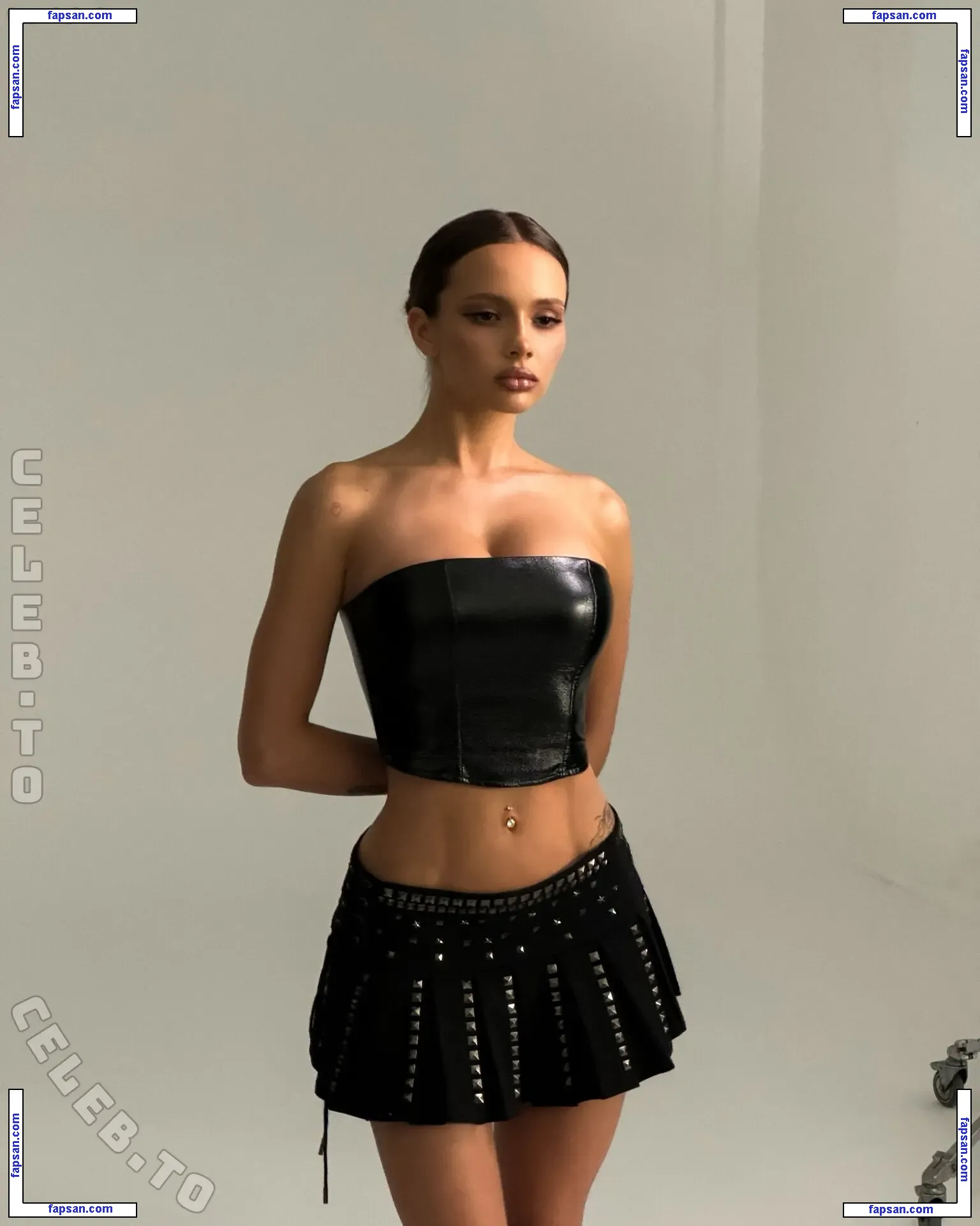 KarnaVal голая фото #0012 с Онлифанс