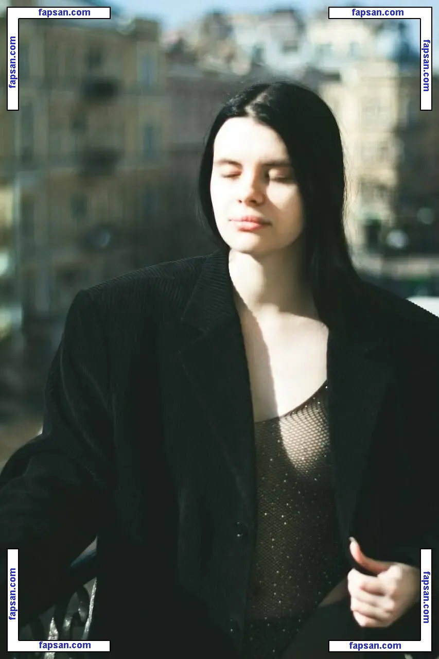 karynee nude photo #0036 from OnlyFans