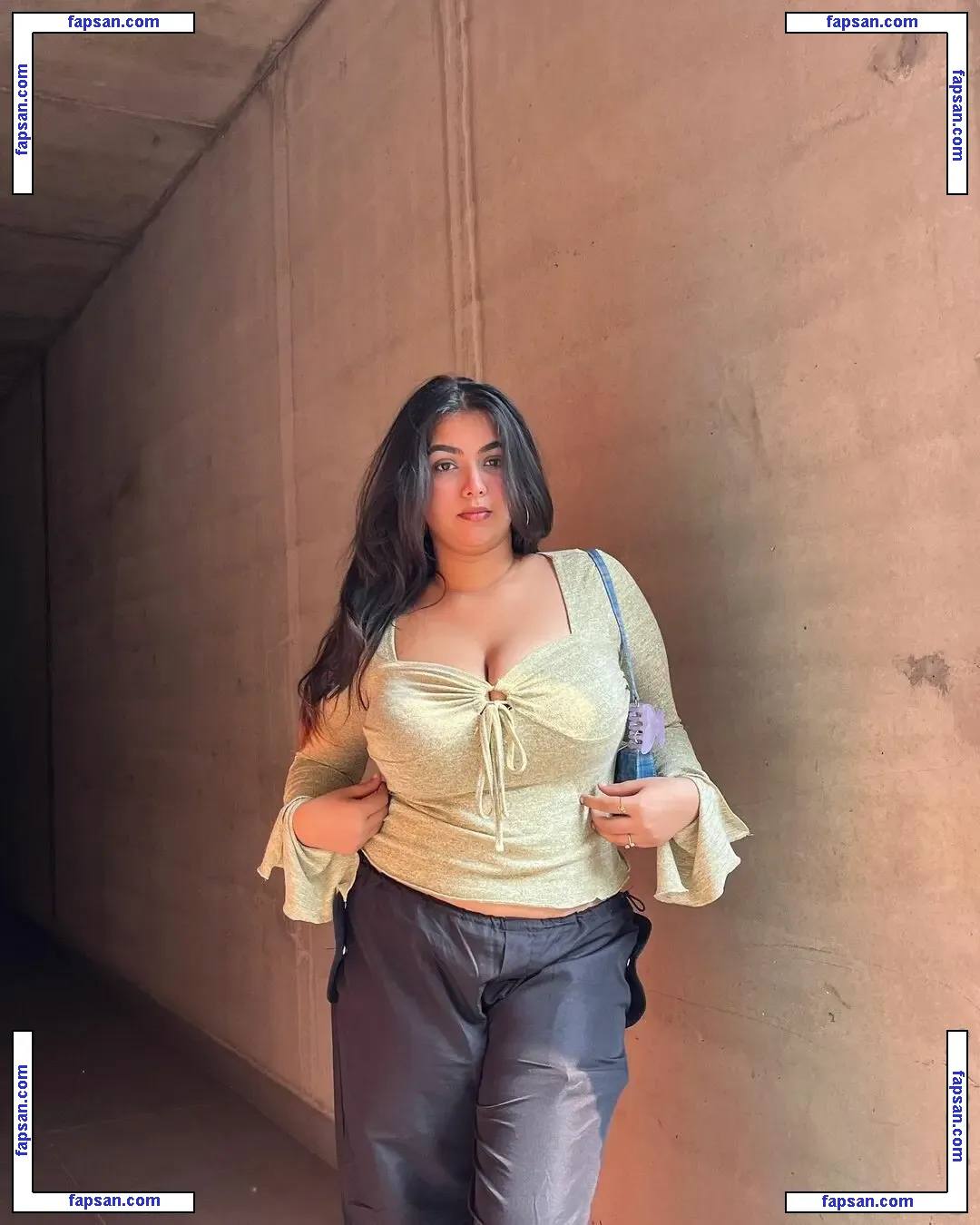 Kashish Mahajan nude photo #0005 from OnlyFans