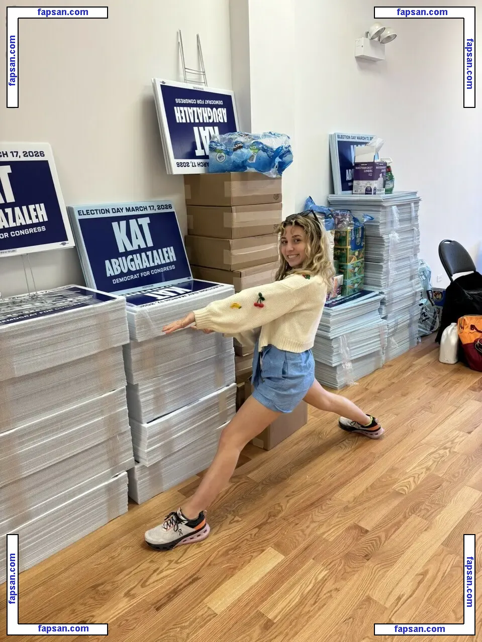 Kat Abughazaleh голая фото #0009 с Онлифанс