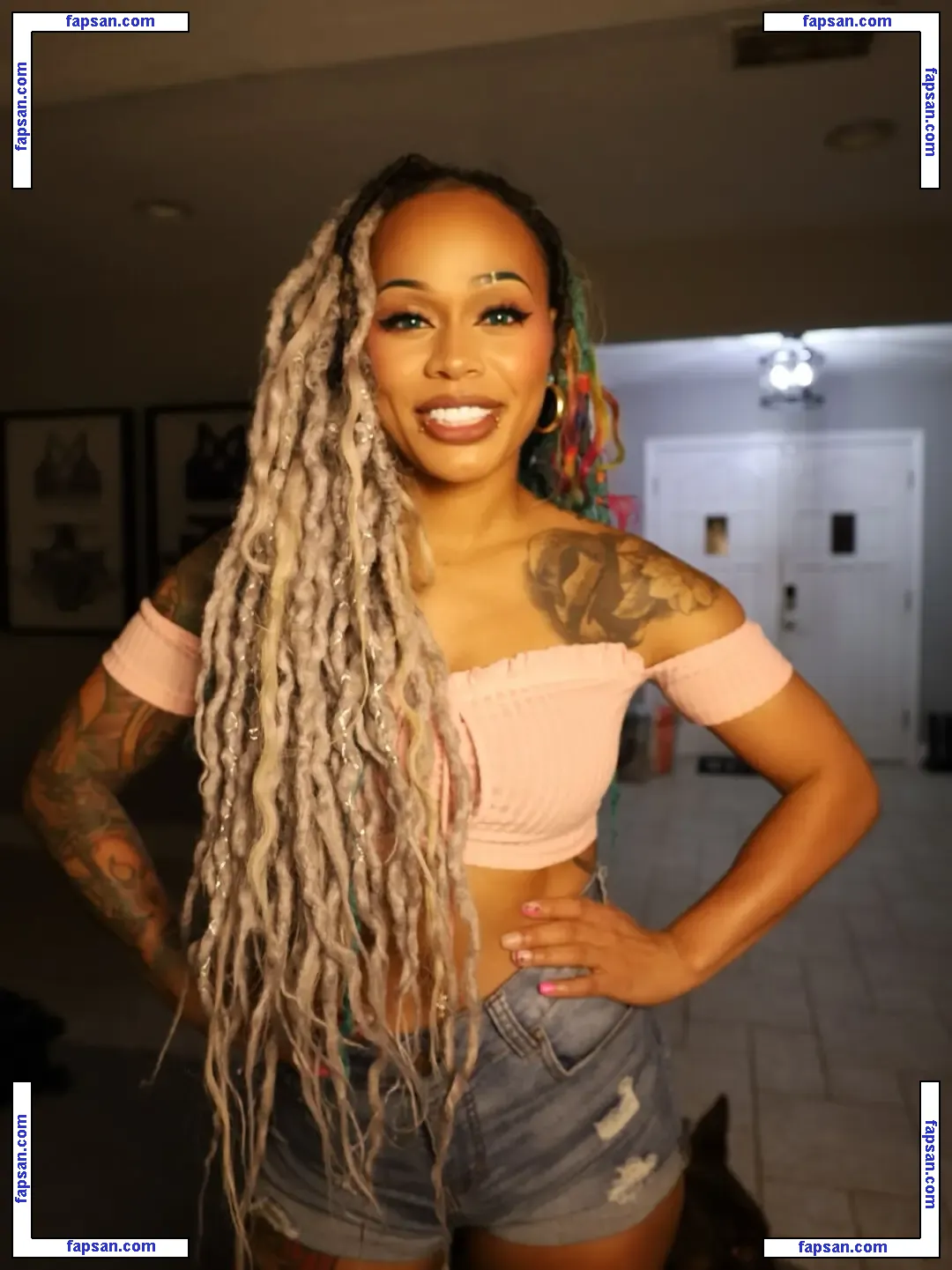 Katana Chance nude photo #0020 from OnlyFans