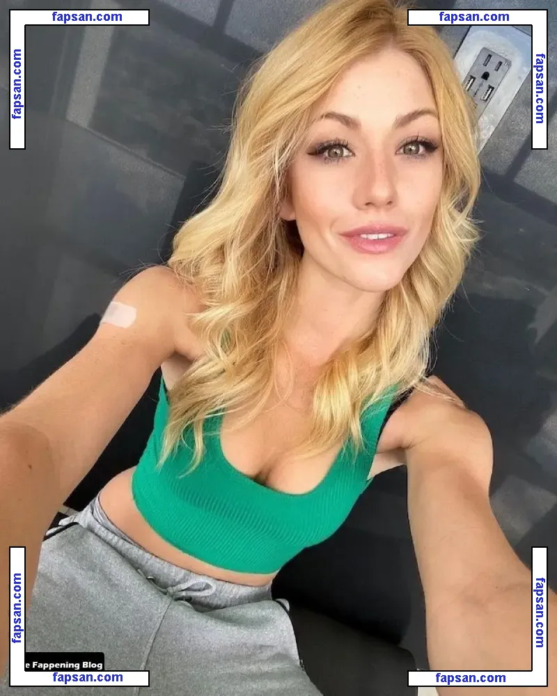 Katherine McNamara голая фото #0162 с Онлифанс