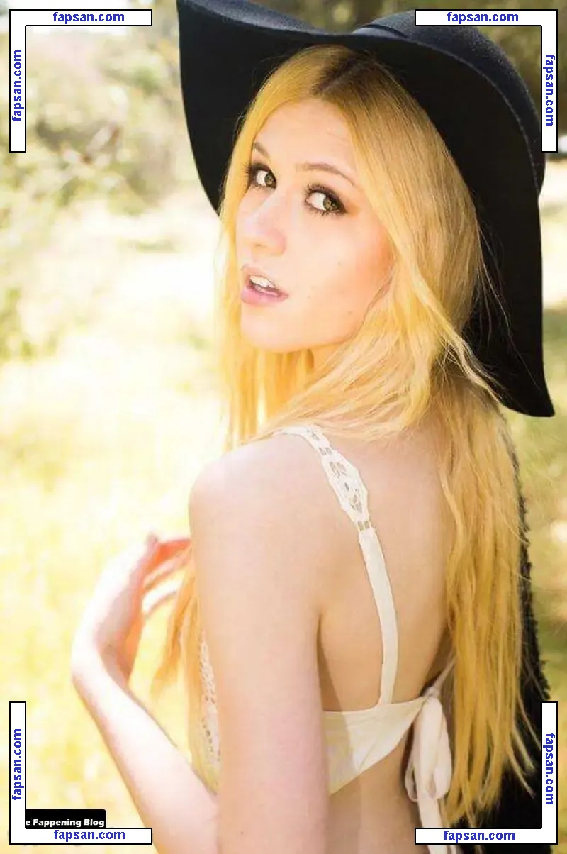 Katherine McNamara голая фото #0174 с Онлифанс