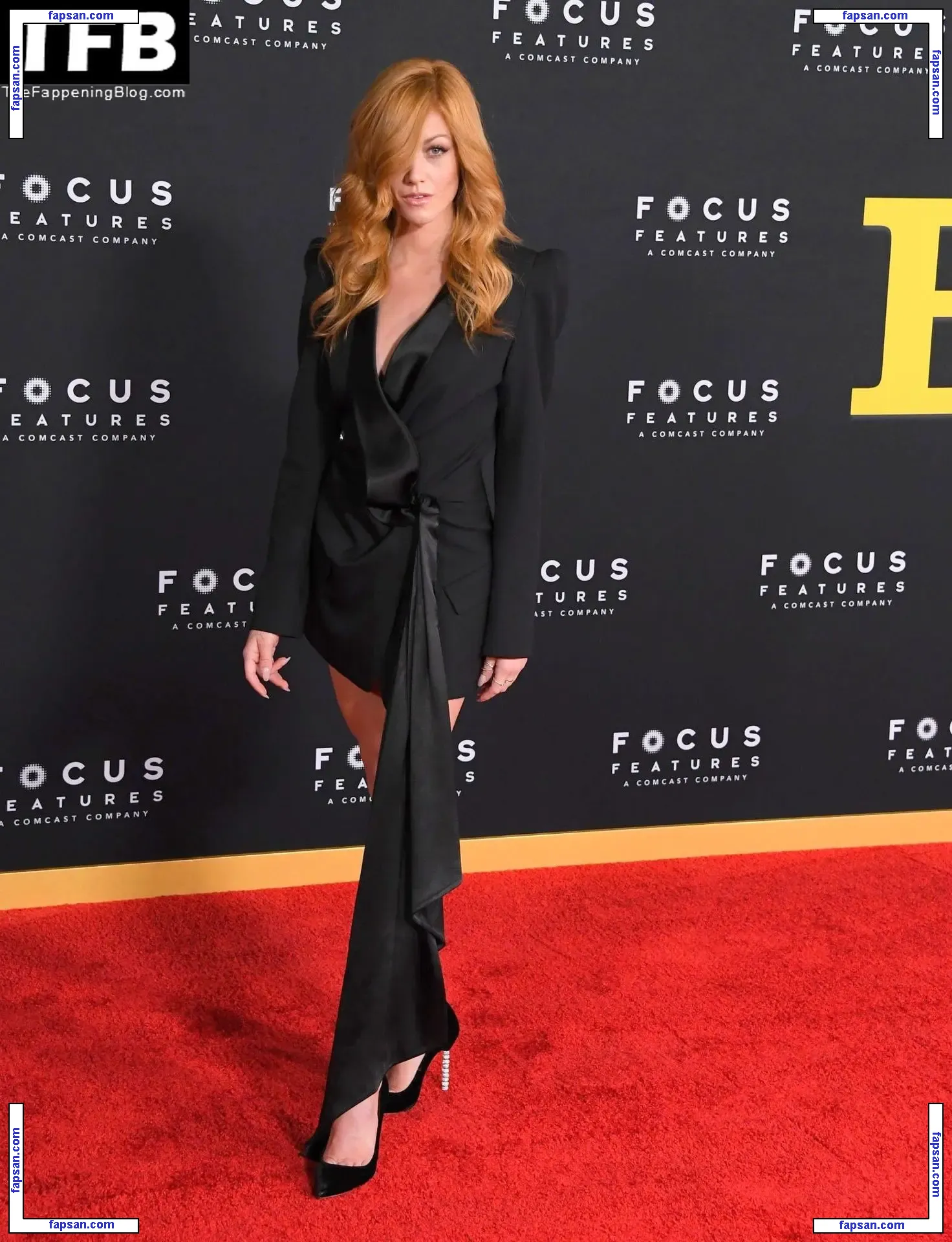 Katherine McNamara голая фото #0240 с Онлифанс