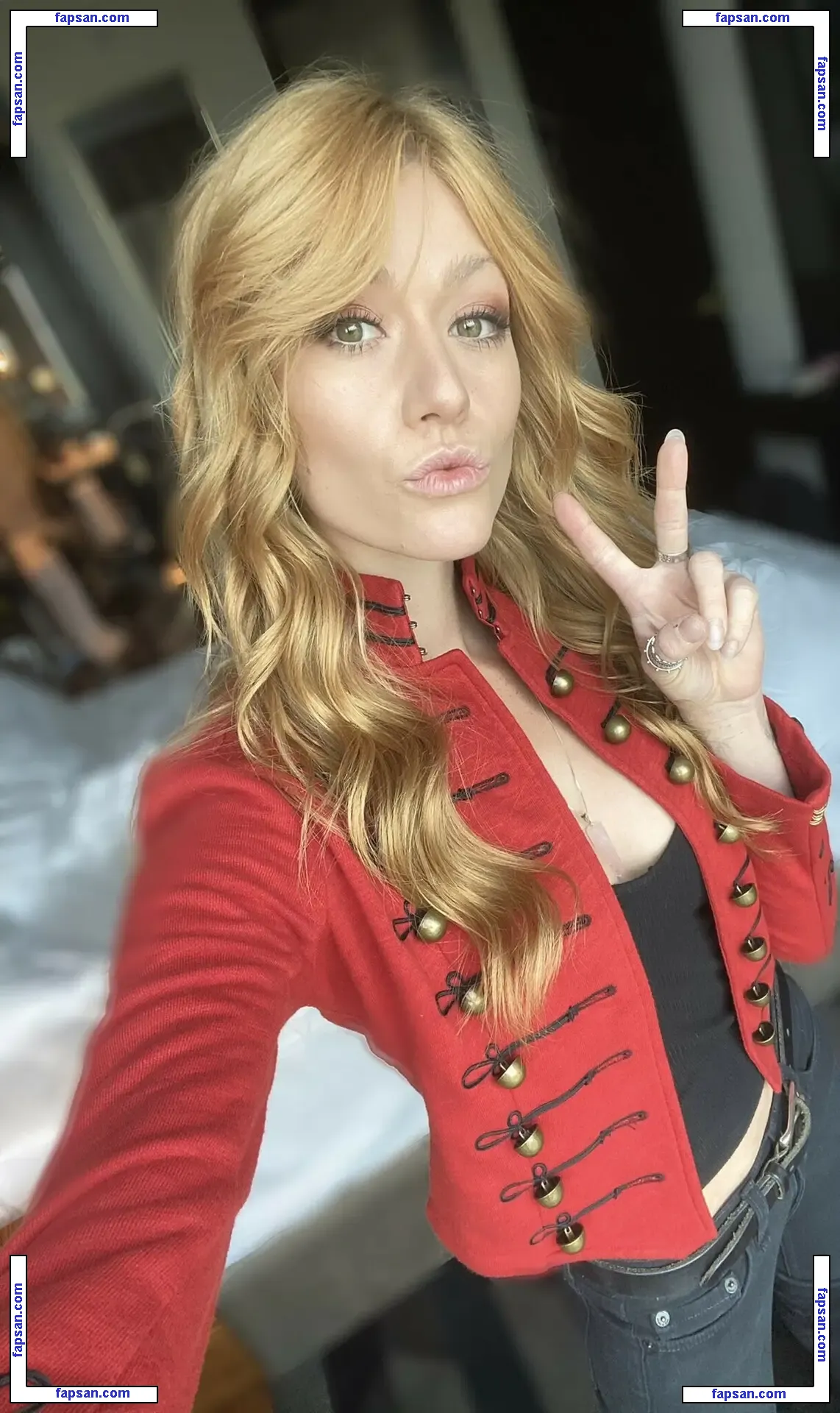 Katherine McNamara голая фото #0345 с Онлифанс