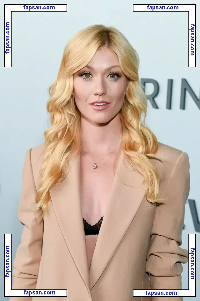 Katherine McNamara голая фото #0374 с Онлифанс