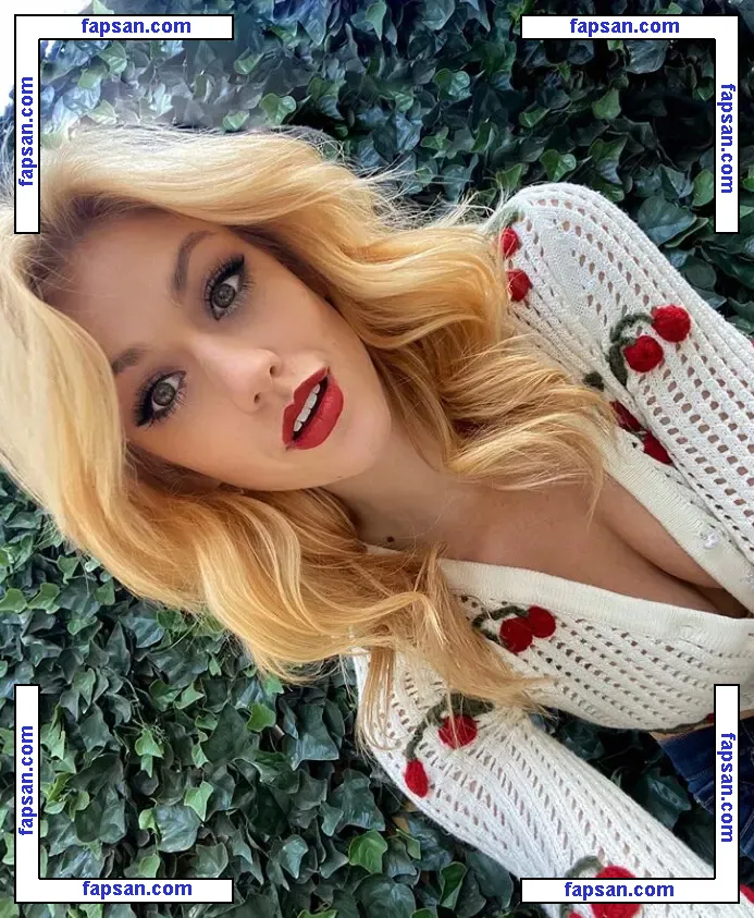 Katherine McNamara голая фото #0553 с Онлифанс