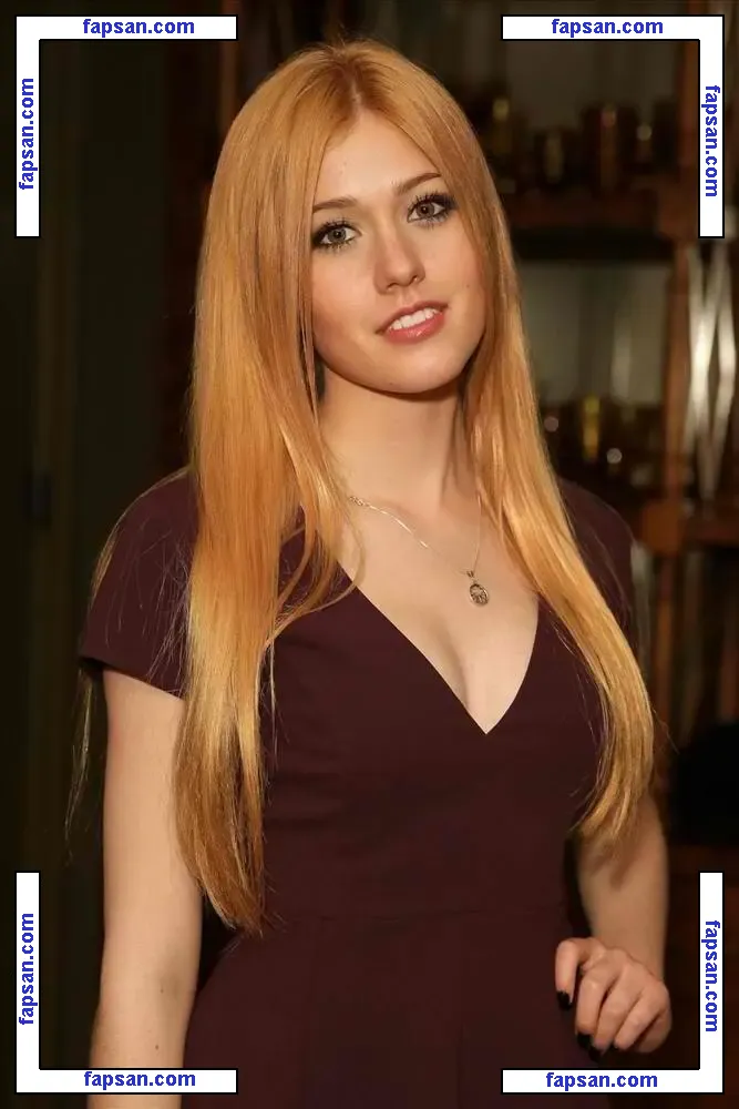Katherine McNamara голая фото #0559 с Онлифанс