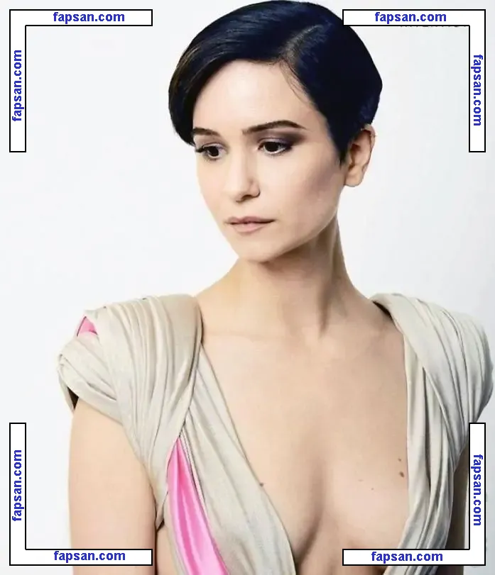 Katherine Waterston nude photo #0115 from OnlyFans