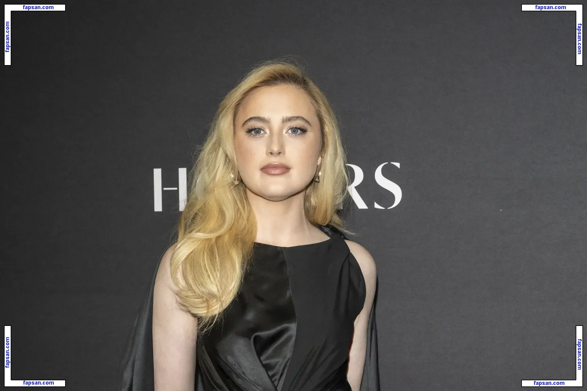 Kathrynton голая фото #0425 с Онлифанс