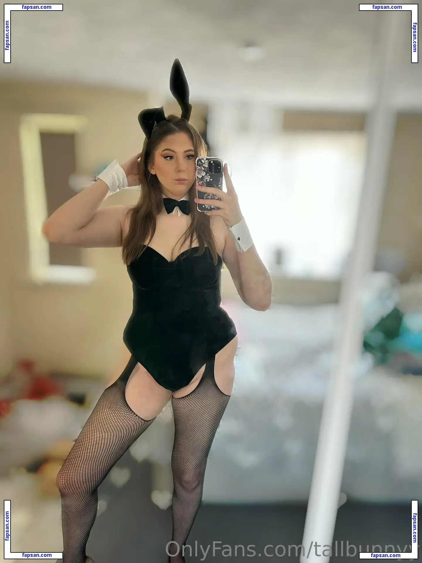 Katie Woolls nude photo #0003 from OnlyFans