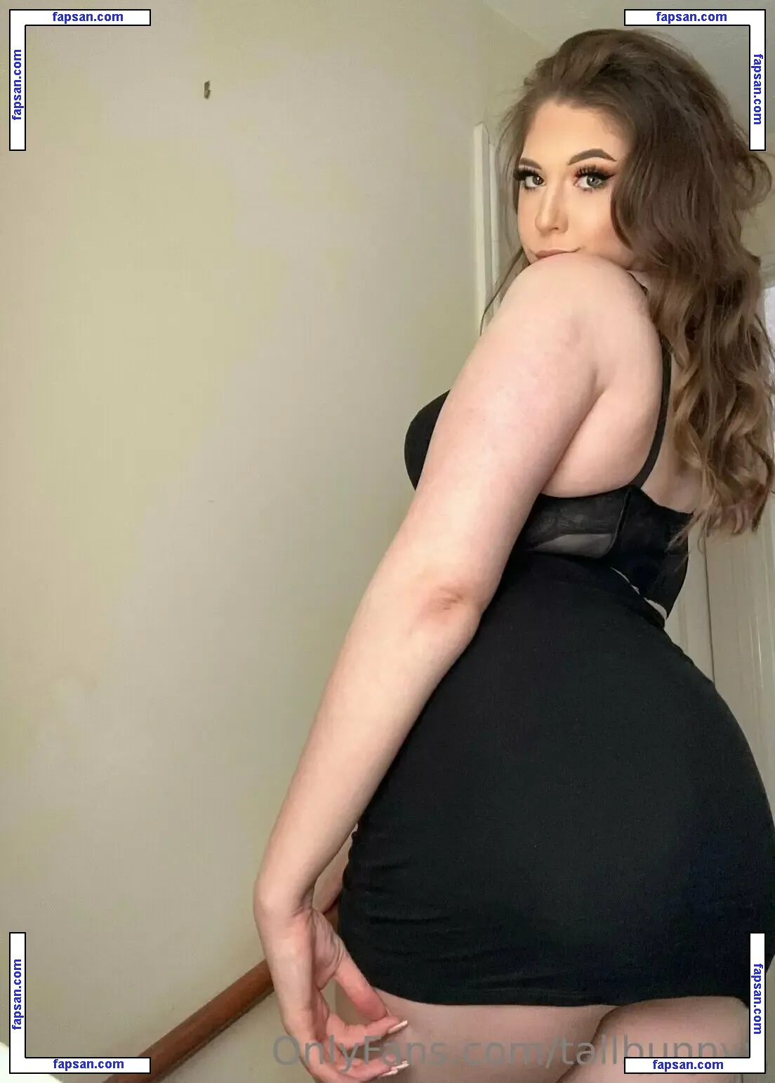 Katie Woolls nude photo #0018 from OnlyFans