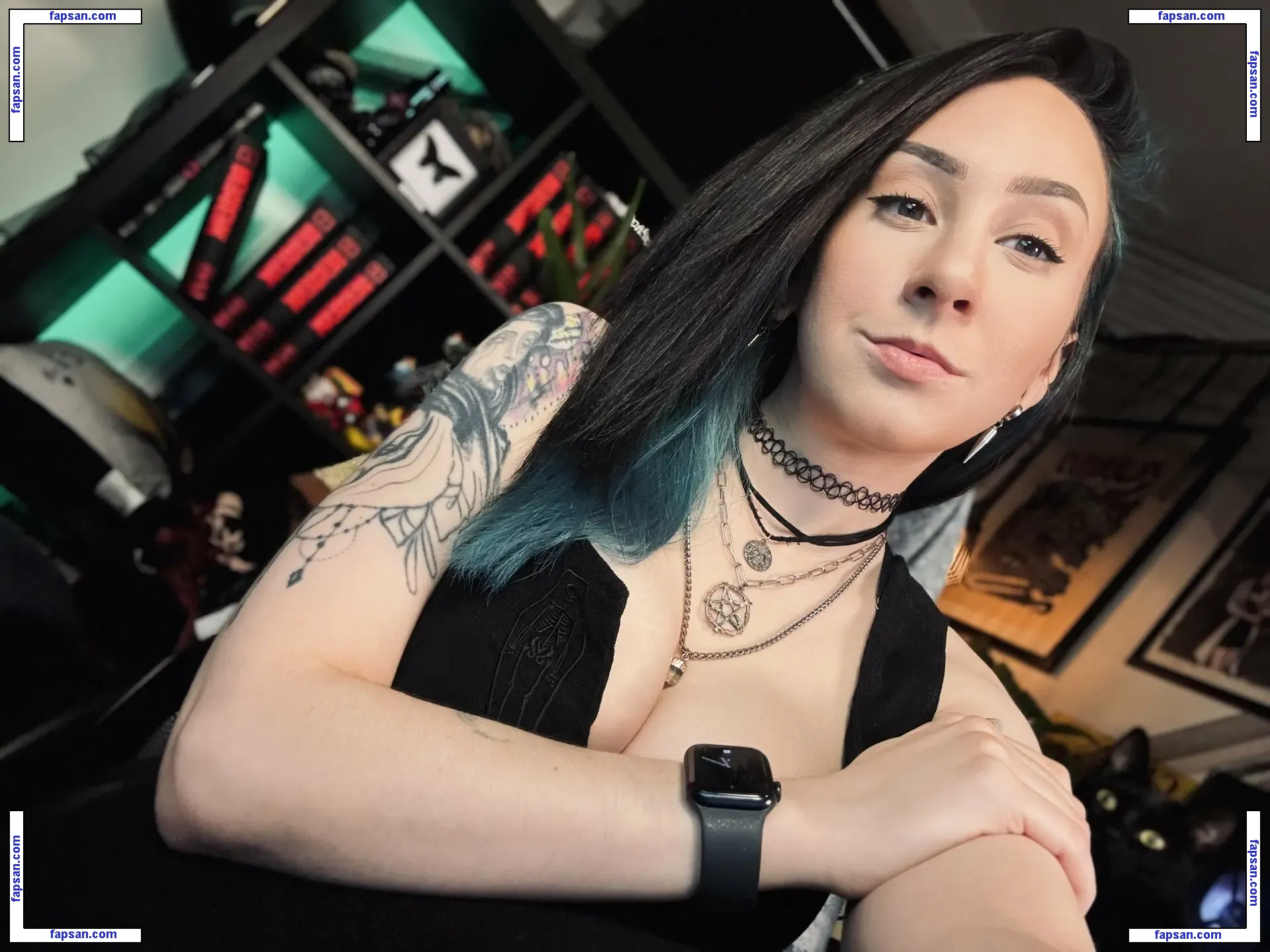 Katlink nude photo #0002 from OnlyFans