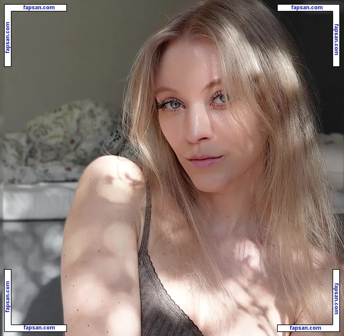Katrine ASMR голая фото #0002 с Онлифанс