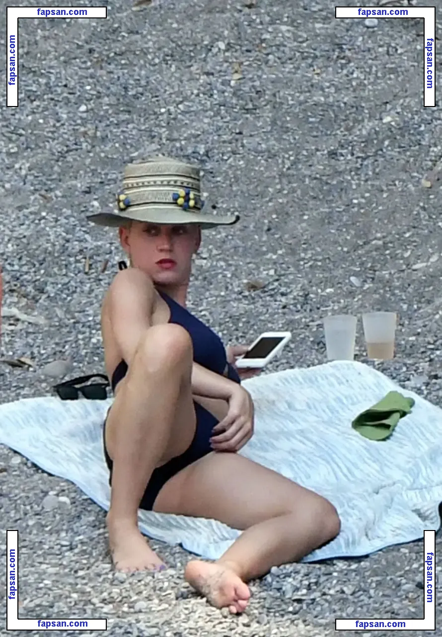 Katy Perry nude photo #0422 from OnlyFans