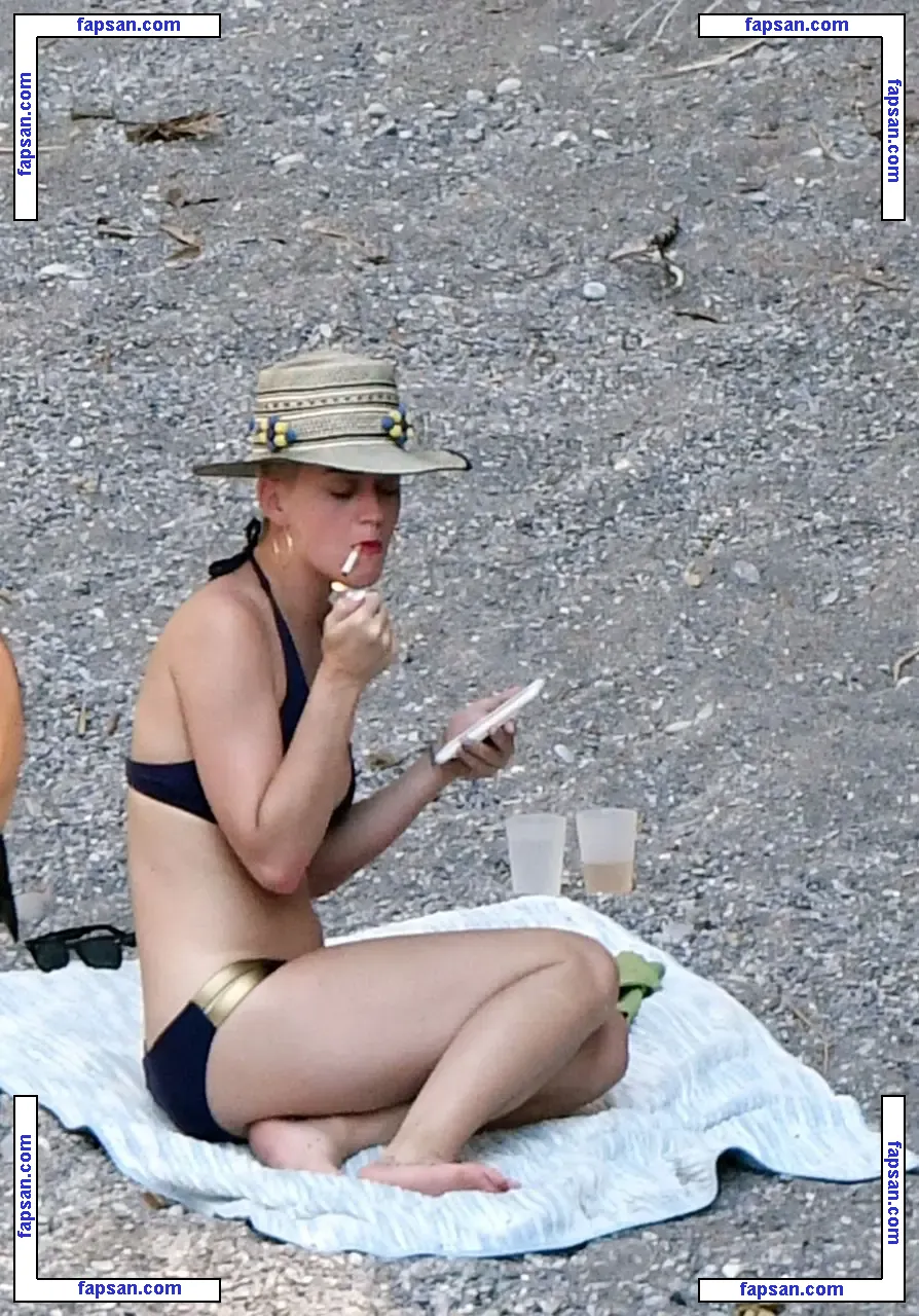 Katy Perry nude photo #0428 from OnlyFans