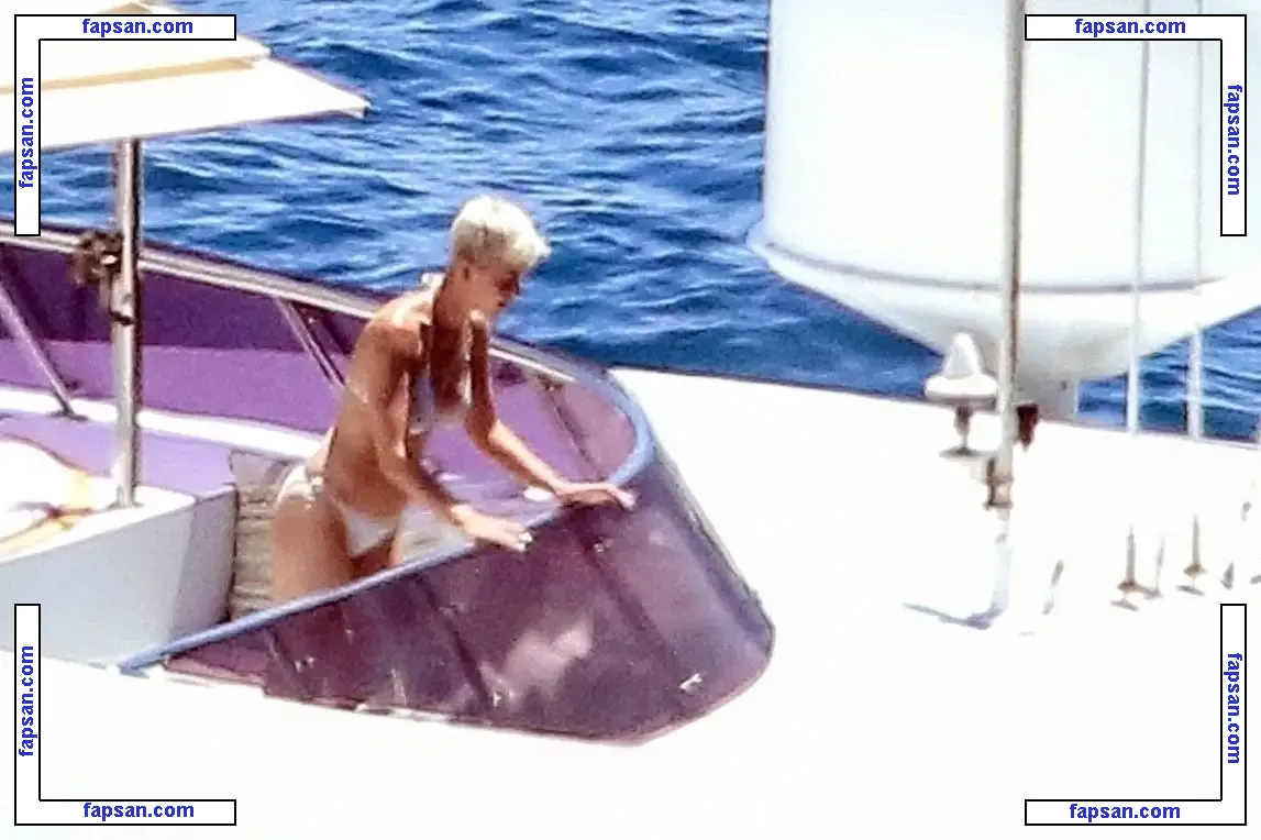 Katy Perry nude photo #0566 from OnlyFans