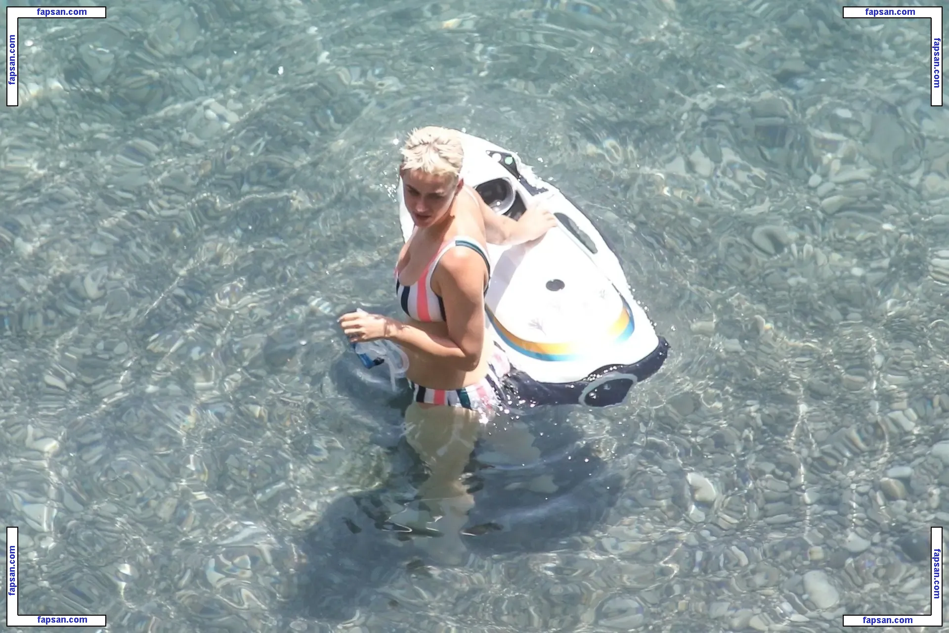 Katy Perry nude photo #0674 from OnlyFans