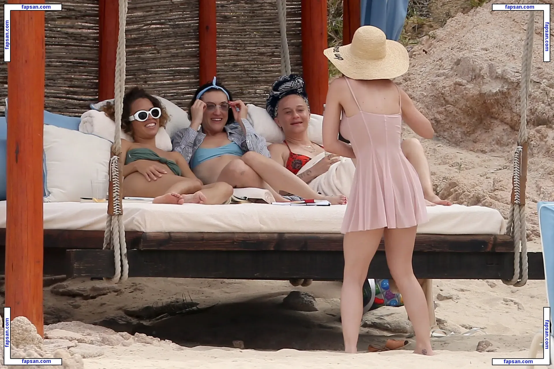 Katy Perry nude photo #1141 from OnlyFans