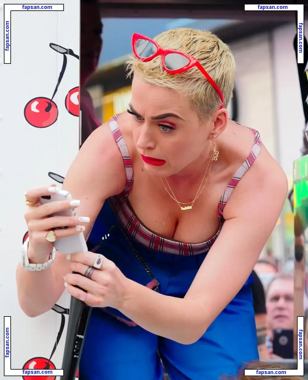 Katy Perry nude photo #1159 from OnlyFans