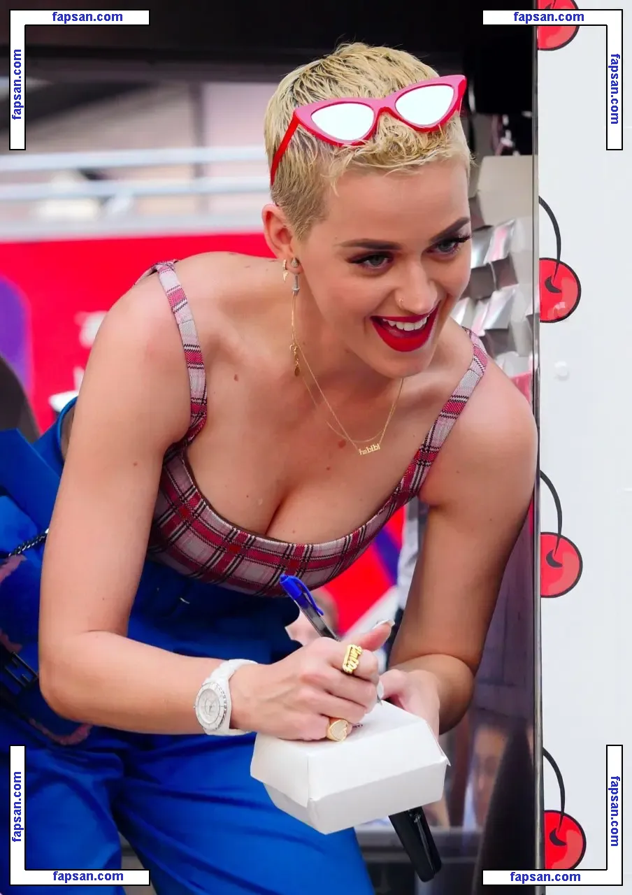 Katy Perry nude photo #1171 from OnlyFans