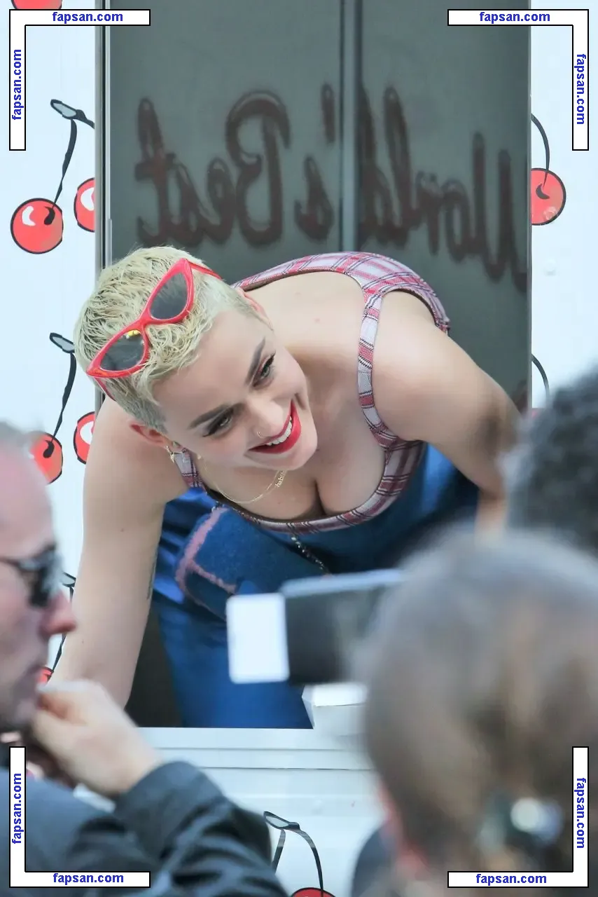 Katy Perry nude photo #1185 from OnlyFans