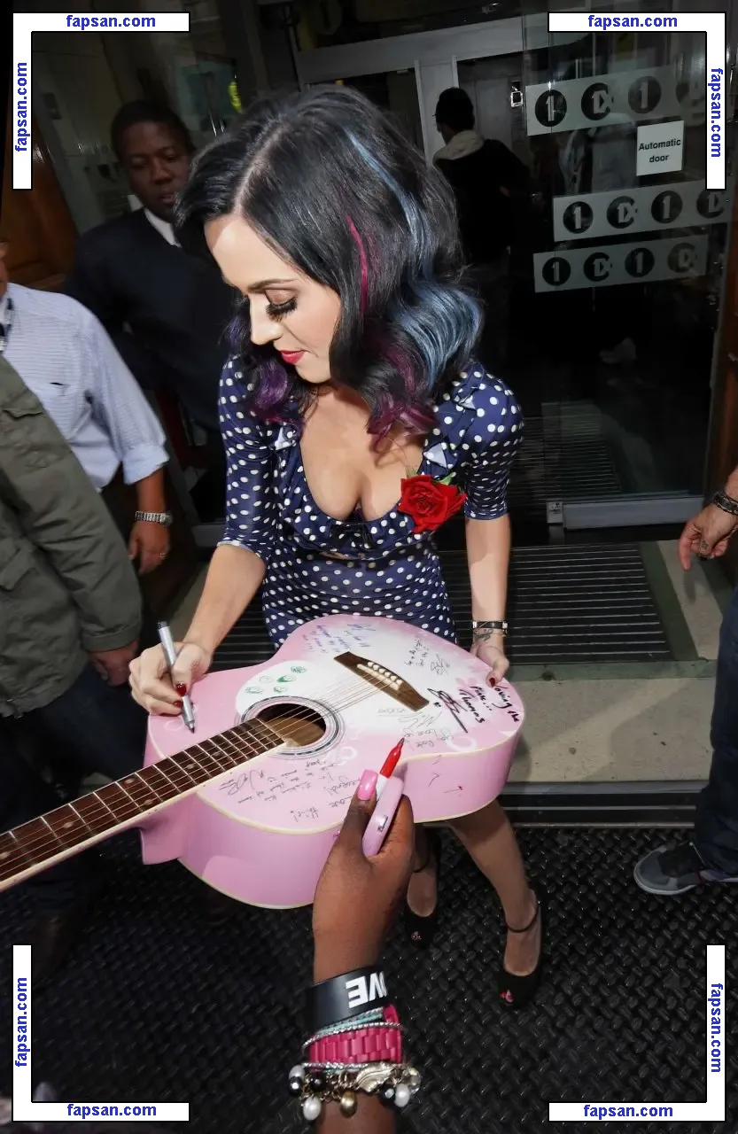 Katy Perry nude photo #2293 from OnlyFans