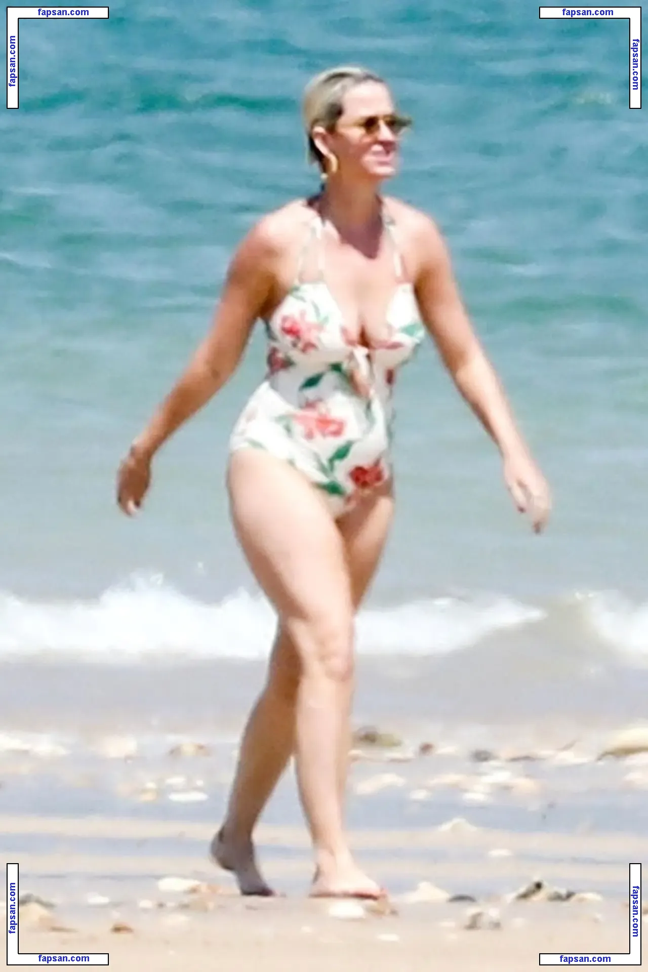 Katy Perry nude photo #2713 from OnlyFans