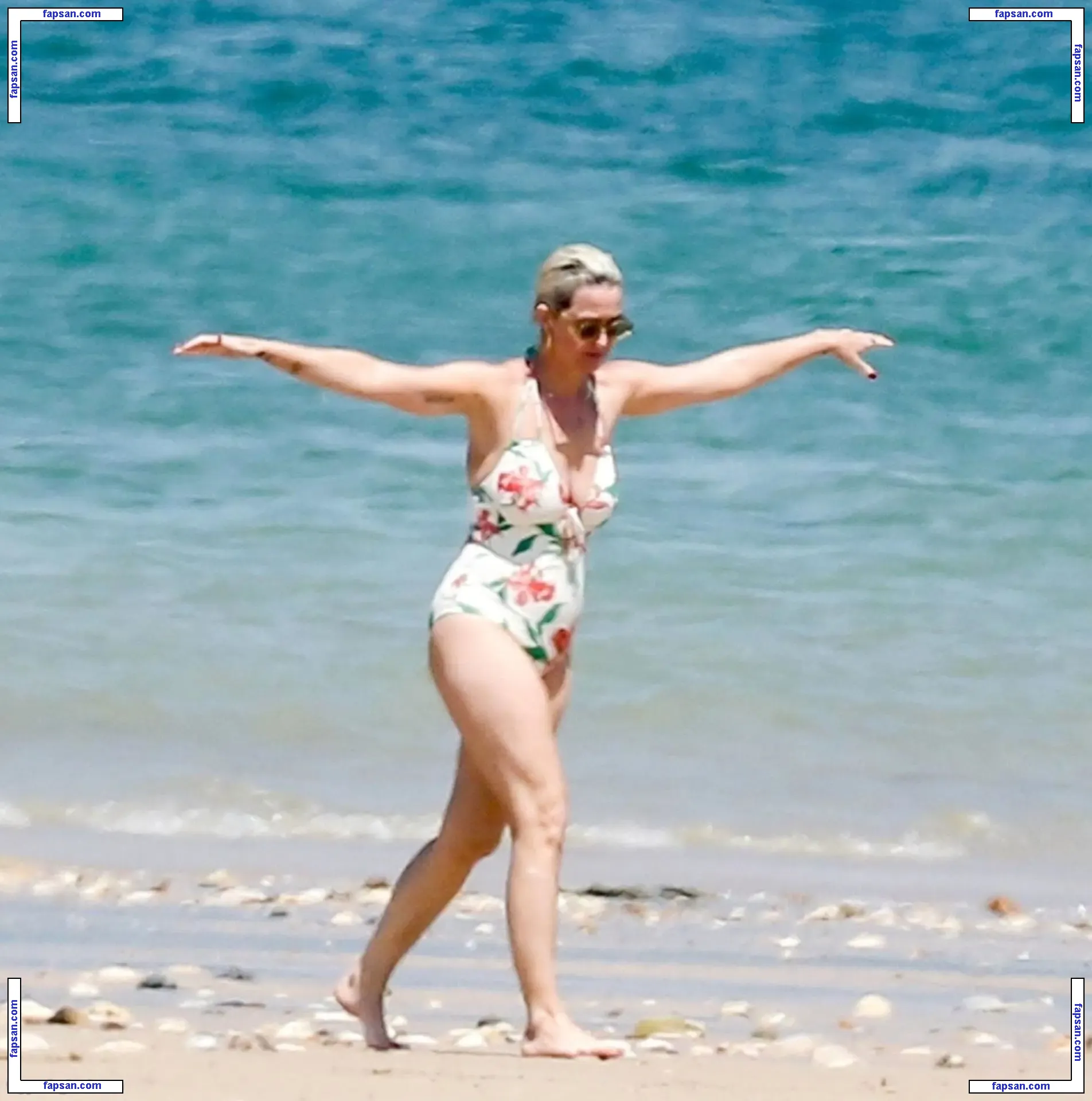 Katy Perry nude photo #2720 from OnlyFans