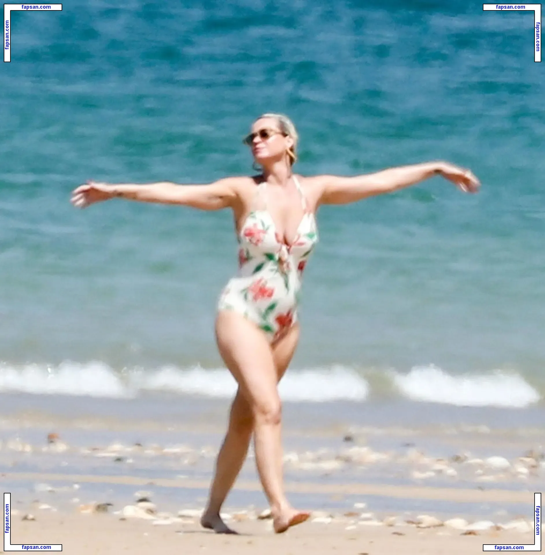 Katy Perry nude photo #2721 from OnlyFans